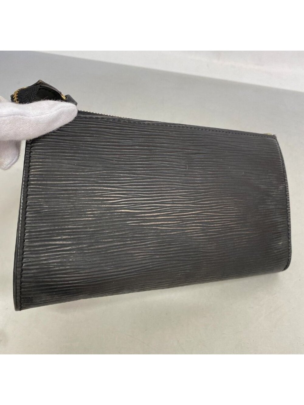 ★SOLD★ Louis Vuitton Pouch Epi Pochette Noir - Picture 6 of 10